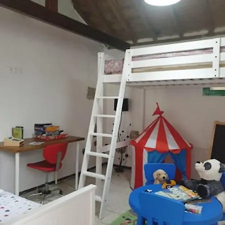 Holiday home Charming House In With Parking And Air Conditioning