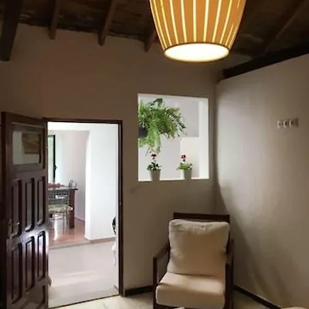 Charming House In With Parking And Air Conditioning *