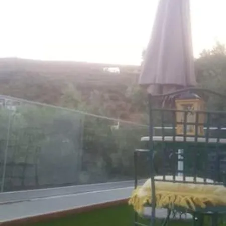 Holiday home Charming House In With Parking And Air Conditioning