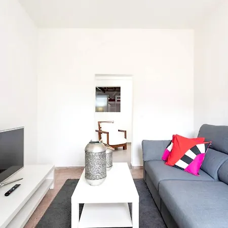 Holiday home Charming House In With Parking And Air Conditioning *