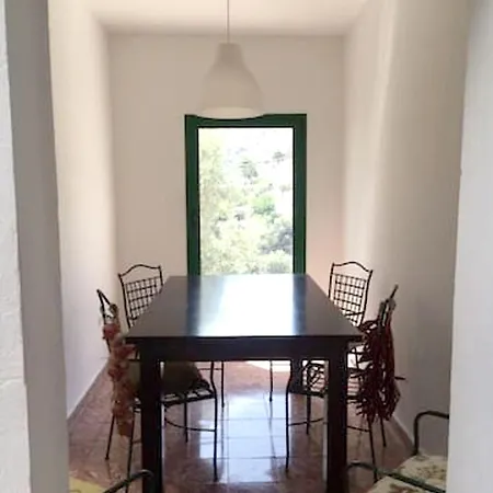 Holiday home Charming House In With Parking And Air Conditioning