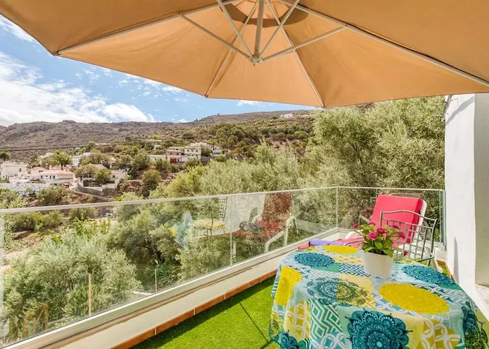 Charming House In With Parking And Air Conditioning *